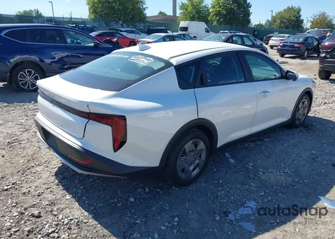 2025 Kia K4 Lx из США, поврежденный, VIN 3KPFT4DE4SE091153